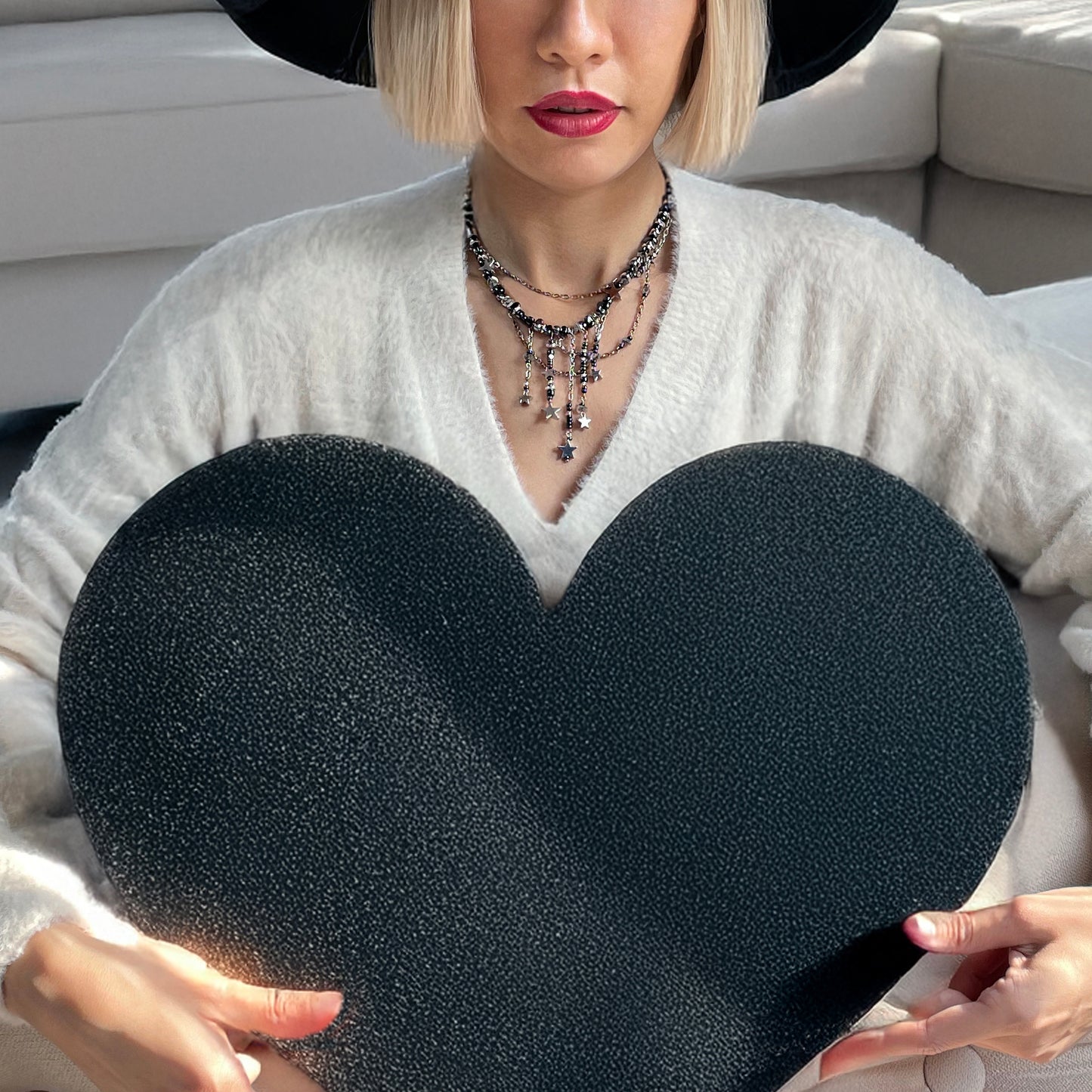 DARK ROMANCE NECKLACE