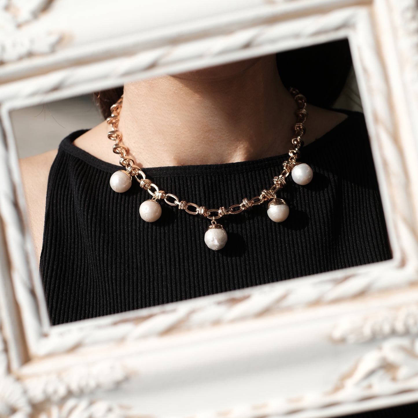 REGAL NECKALCE