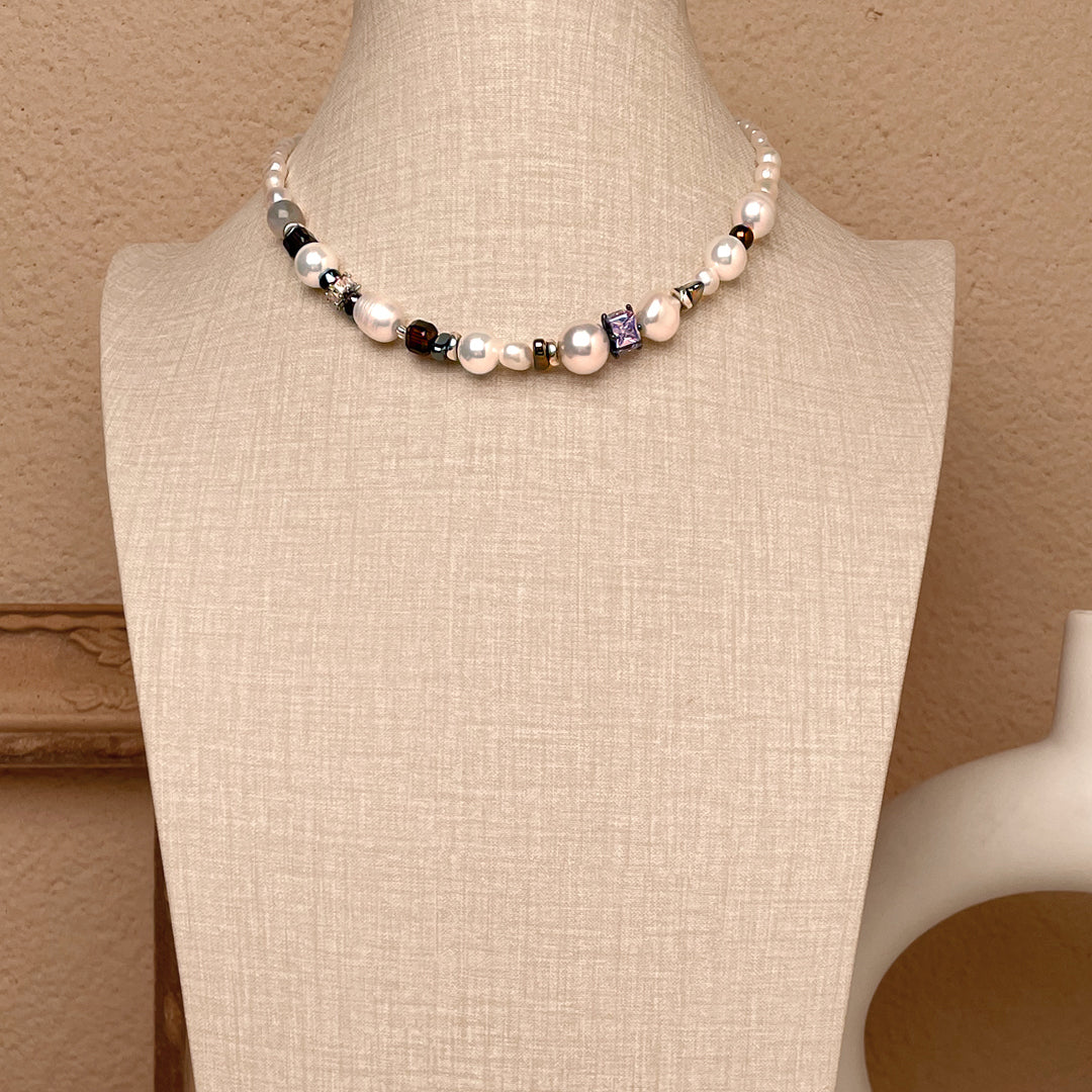DAZZLE NECKLACE